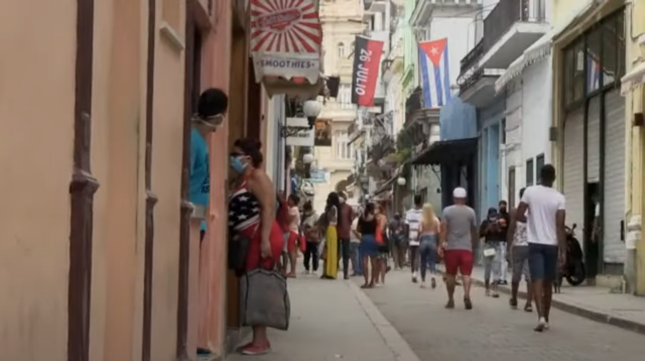 Dictadura cubana ofrece langosta para acallar protestas