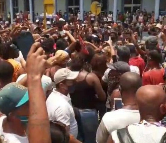Varios heridos en protestas Cuba