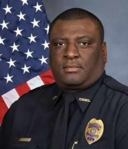 Otro oficial de policía de Florida muere por COVID-19