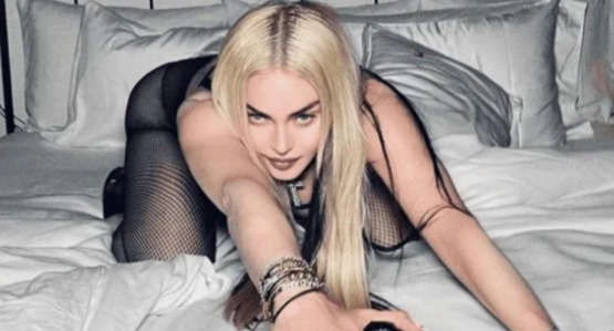 Madonna publica fotos candentes en una cama