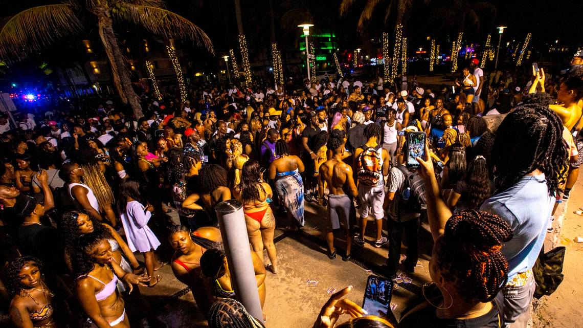 toque-de-queda-en-miami-beach-pese-al-spring-break-univista-tv