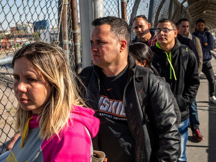 84 migrantes cubanos detenidos en Texas Univista TV