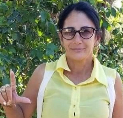 Activistas cubanos multados por esperar transporte